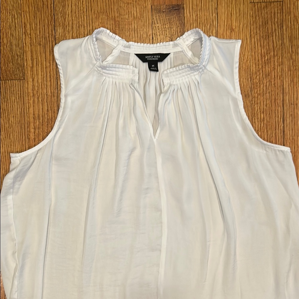 Simply Vera Vera Wang White Sleeveless Blouse - Picture 2 of 11